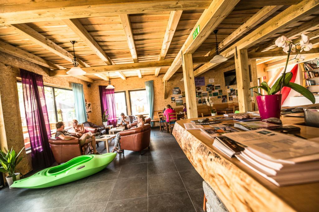 Hostel Soca Rocks โบเว็ก ภายนอก รูปภาพ